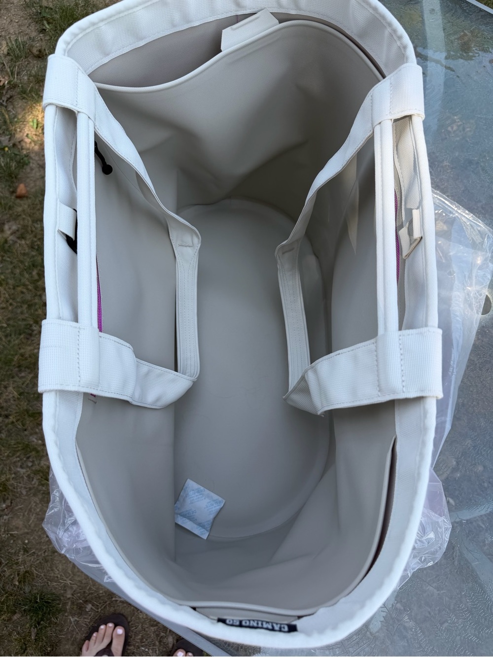 Yeti Comino Carryall 50- PINK - Picture 3 of 3